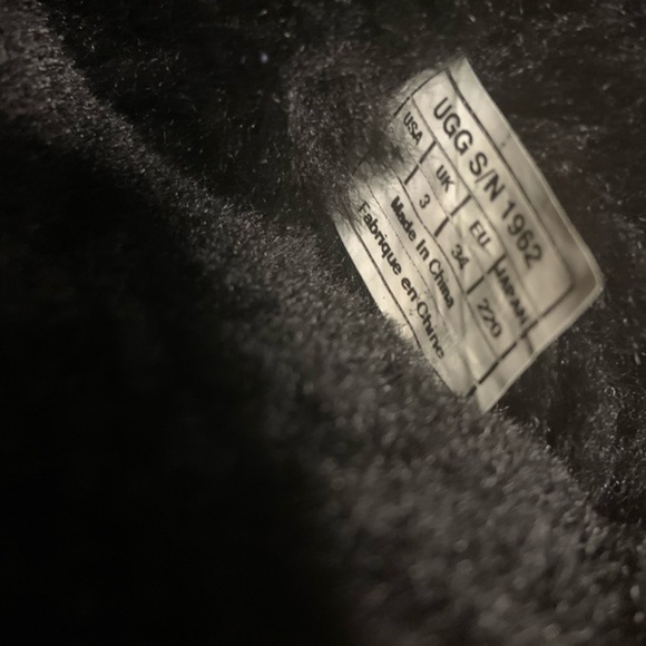 UGG Bailey Button Triplet Ii Winter Boot - Picture 7 of 16